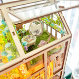 Bloom Garden Cafe Book Nook Kit (Hands Craft)