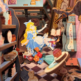 Alice's Adventure Book Nook Kit (Hands Craft)