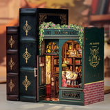 Owl Bookstore Book Nook Kit (Hands Craft)